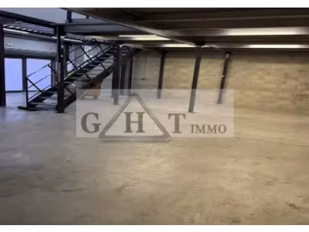 entrepôt bureaux a louer