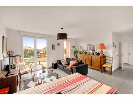 en exclusivité ! a vendre t3 de 64 m2 situé au 2e étage au c