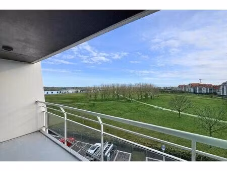zuid georiënteerde studio met panoramisch uitzicht op de vaargeul van nieuwpoort