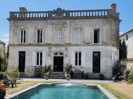 maison de luxe à vendre à saint-porchaire : 638 000 € | 365m²
