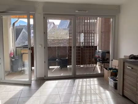 t3 avec garage yenne centre