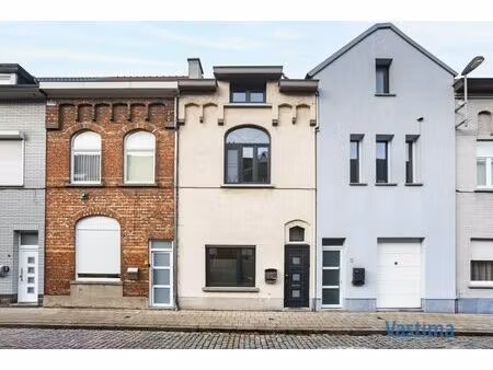 energiezuinige gezinswoning met 3 slaapkamers  tuin en zonnepanelen