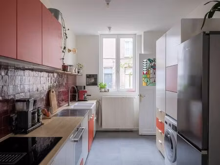 charmante gerenoveerde gezinswoning met tuin in gent.