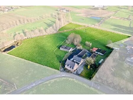 lichtervelde - rustig gelegen hoeve op perceel van 21.078 m²!