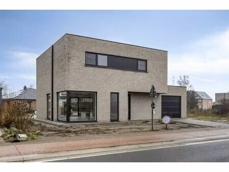 te koop: ruime nieuwbouwwoning met 3 slaapkamers te pelt!