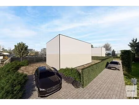 bouwgrond in doodlopende straat in residentiele wijk