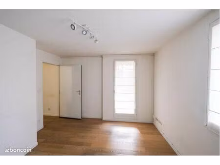 vend local commercial