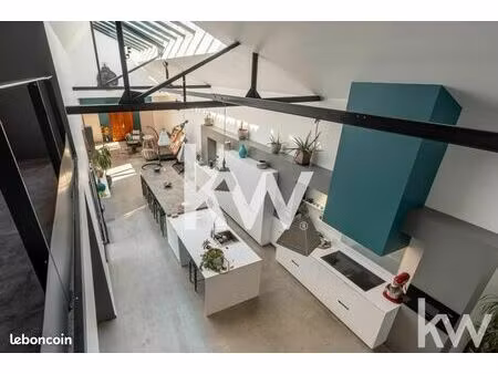 maison 8 pièces 437 m²