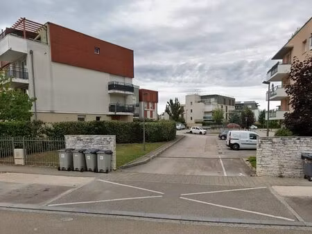 parking st apollinaire