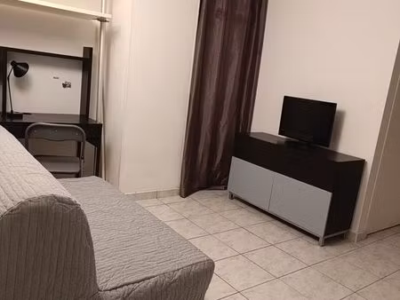 studio meublé très calme centre ville de montrouge  à 5mn métro mairie de montrouge