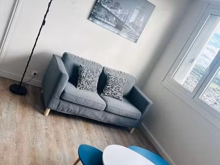 t4 rénové & meublé 80 m² – résidence sécurisée  parking  cave – 1 060 cc