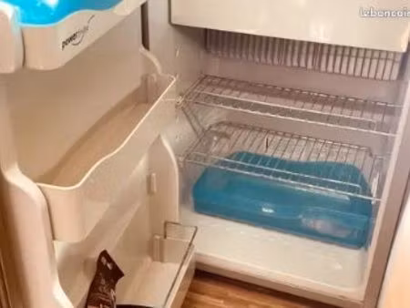 animaux de compagnie accepté  pas de bruit. vous êtes sûr de vous alors postuer. apparteme