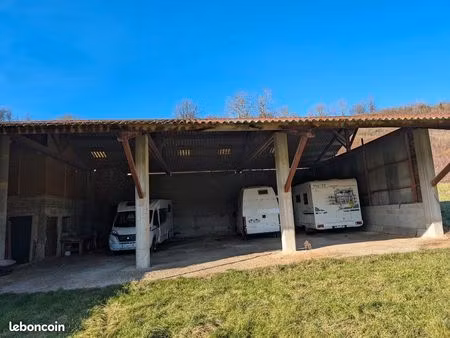 hivernage camping car sous abri