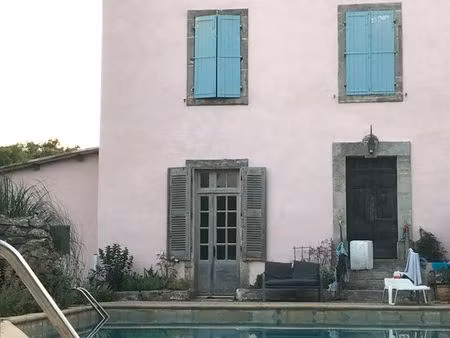 belle maison avec piscine à louer
