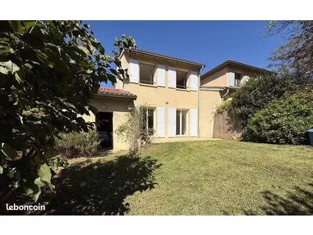 charmante villa familiale construite en 2007