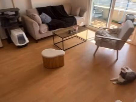 t2 centre-bourg avec parking privé  balcon sud-ouest et cave dans résidence sécurisé 2007