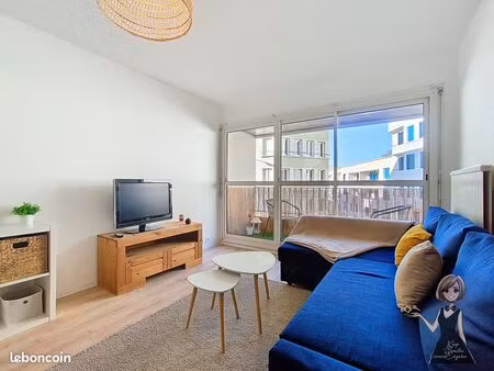 appartement meublé centre-ville de pau – location au mois – parking inclus