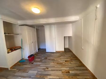 location appartement 3 pièces 47m² st maximin la ste baume 83470