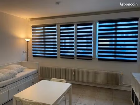 studio 25m2 proche place flore