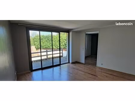 centre ville 50 m de l'église