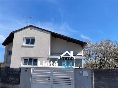 vente maison 8 pièces 203 m² à charmes (88130)  240 000 €