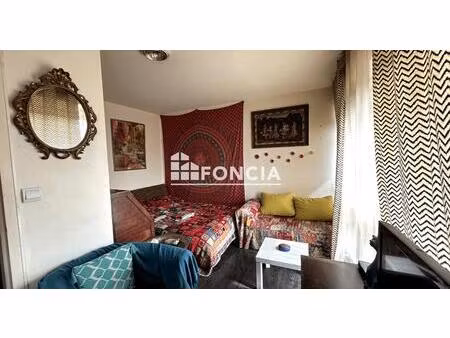 t1 avec balcon et parking