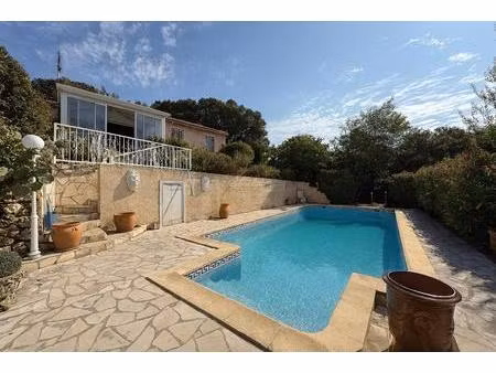 villa avec piscine et garage à faugères