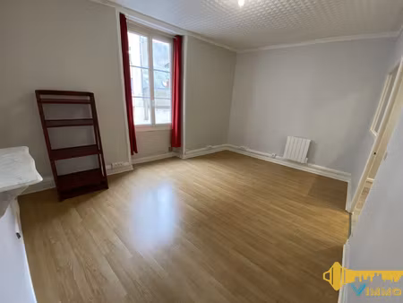 bel appartement t1 bis 36m2  place viarme (rue joseph caillé