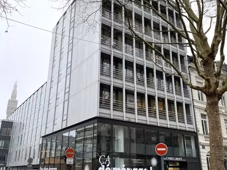 location local professionnel 1 098m²