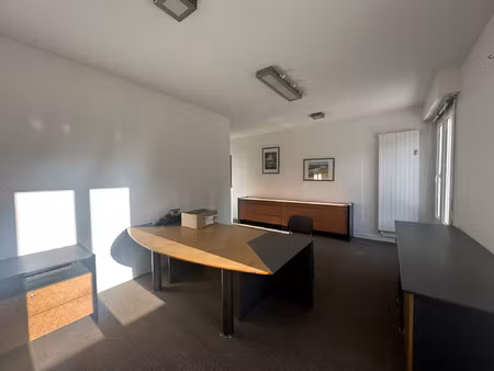 location local professionnel 93m² amiens 80000