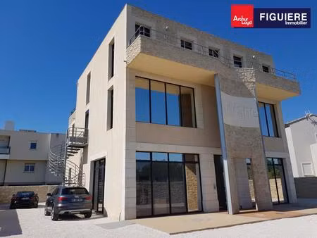immeuble de bureaux à louer à arles