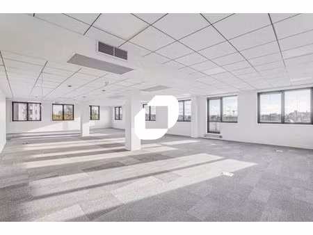 a louer  immeuble renove avec services de standing