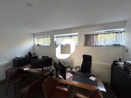 location bureau orly 94310