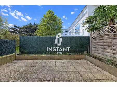 creteil village - rare appartement f2 avec terrasse 20 24m2