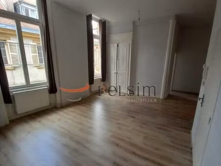 metz- cathédrale - f3 lumineux et spacieux