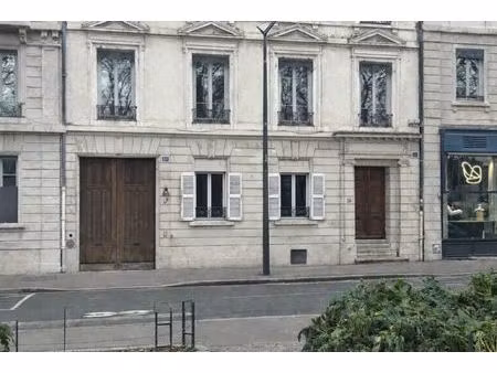 450 m2 16 bureaux cloisonnes 2 salles de reunion