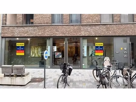modern commercieel gelijkvloers te huur in hartje lommel