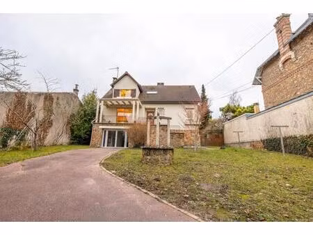 maison de 7 pièces de 163 m² à bures-sur-yvette