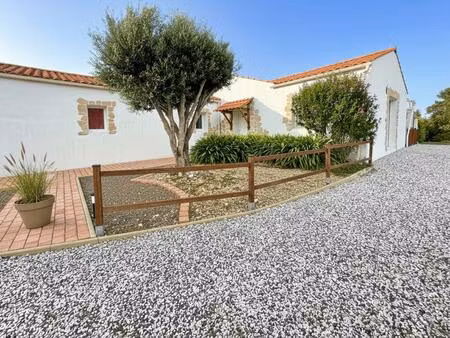 maison de 6 pièces de 150 m² située à talmont-saint-hilaire