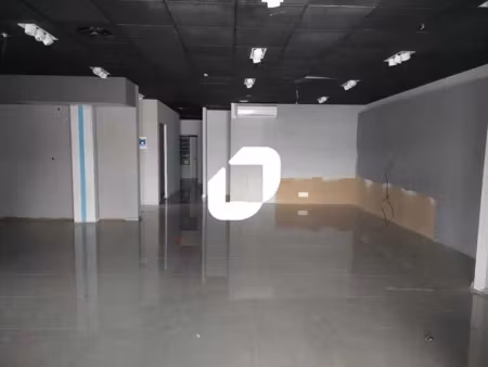 location commerce coignieres 78310