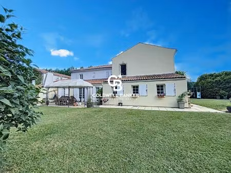 maison de maitre rénovée avec piscine