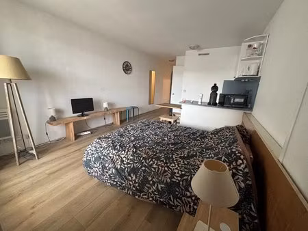 studio victoria surf