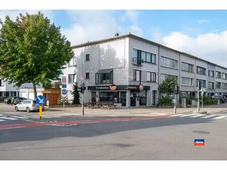 commercieel te koop in merksem met 2 slaapkamers