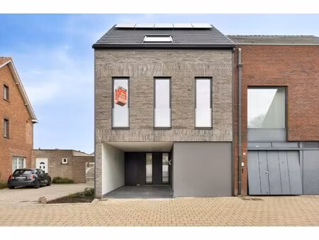 huis te koop in geel met 5 slaapkamers