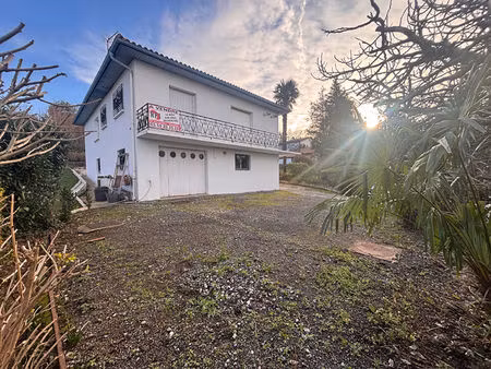 villa 5 pièces avec un grand garage