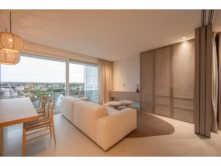 appartement te koop in knokke-heist met 2 slaapkamers