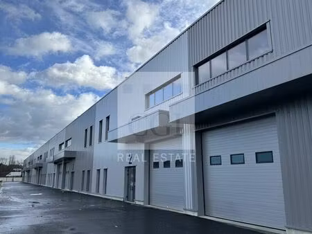 location commerce 1318 m² à bourgoin-jallieu (38300)