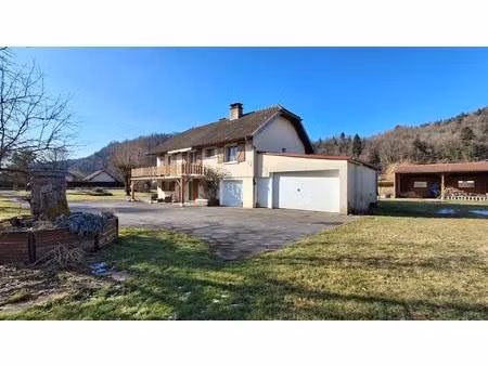 vente maison 9 pièces 185 m² champagnole (39300)