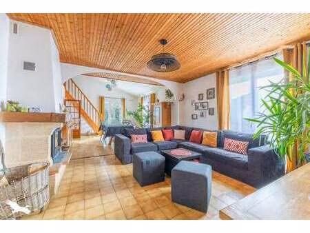 vente longère et corps de ferme à la ferrière (85280) : à vendre / 189m² la ferrière