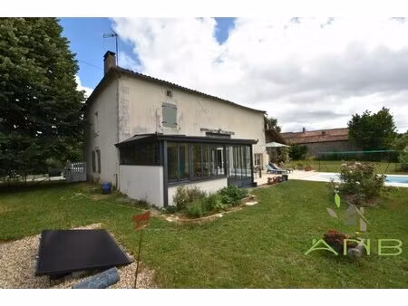 maison rénovée avec piscine